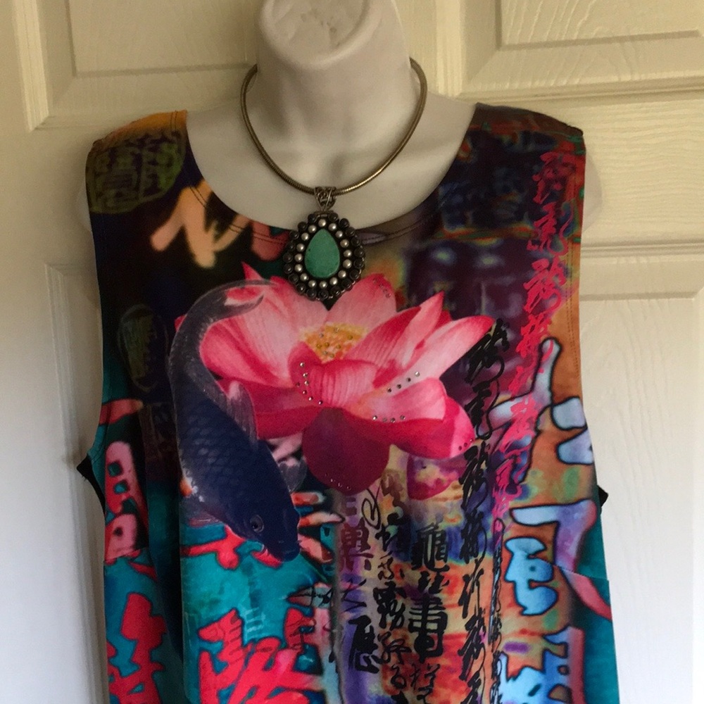 VICKI VI plus size koi fish design top